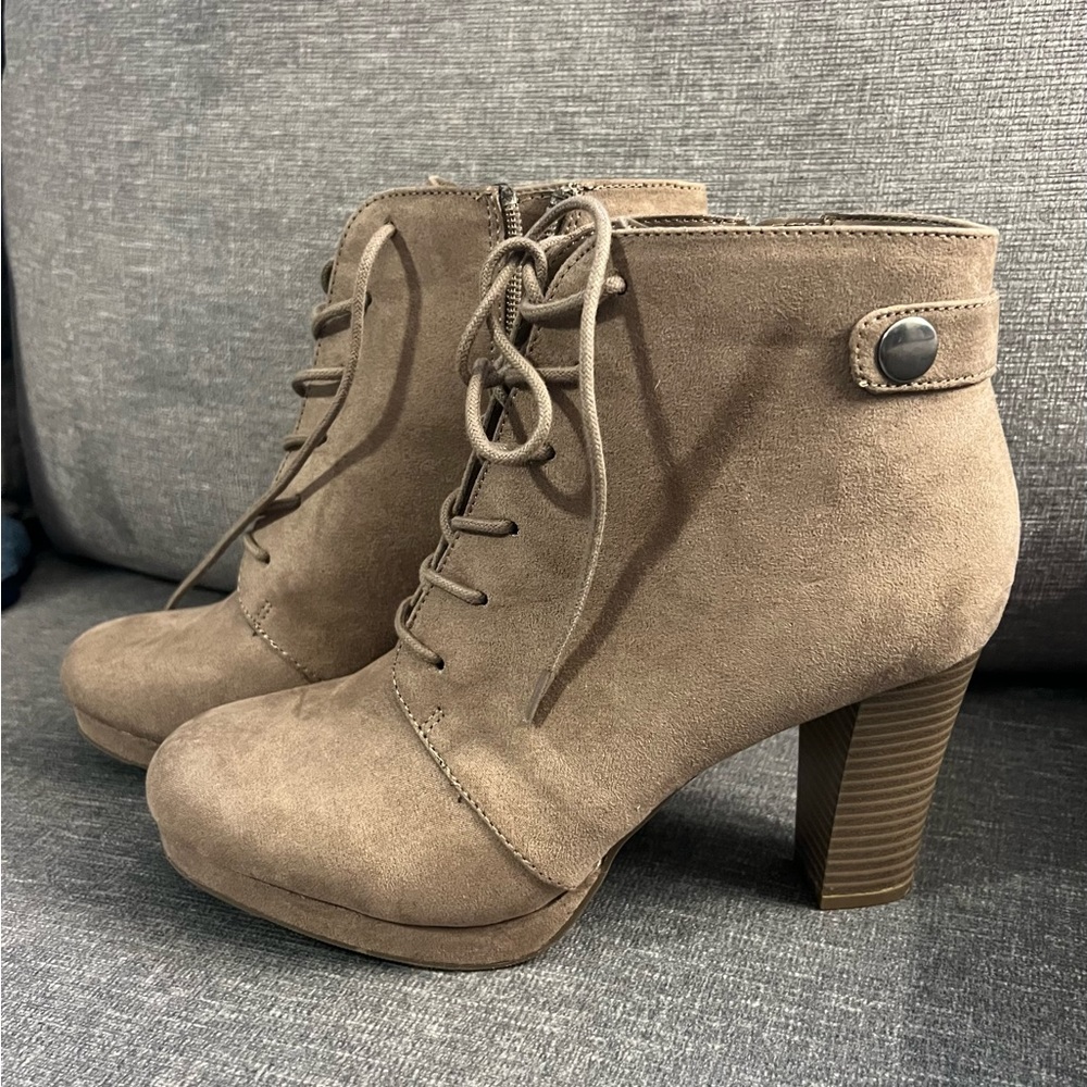 Womens A.N.A. Faux Suede Ankle Bootie - size 7.5 - New w/o Tags